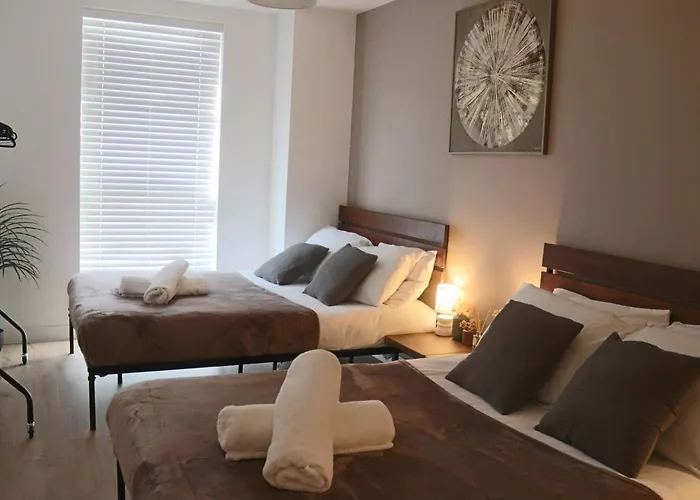 Truffle Suite -City Centre Sleeps Upto 6 - Near Utilita Arena, Icc - Pool Table & Free Wifi